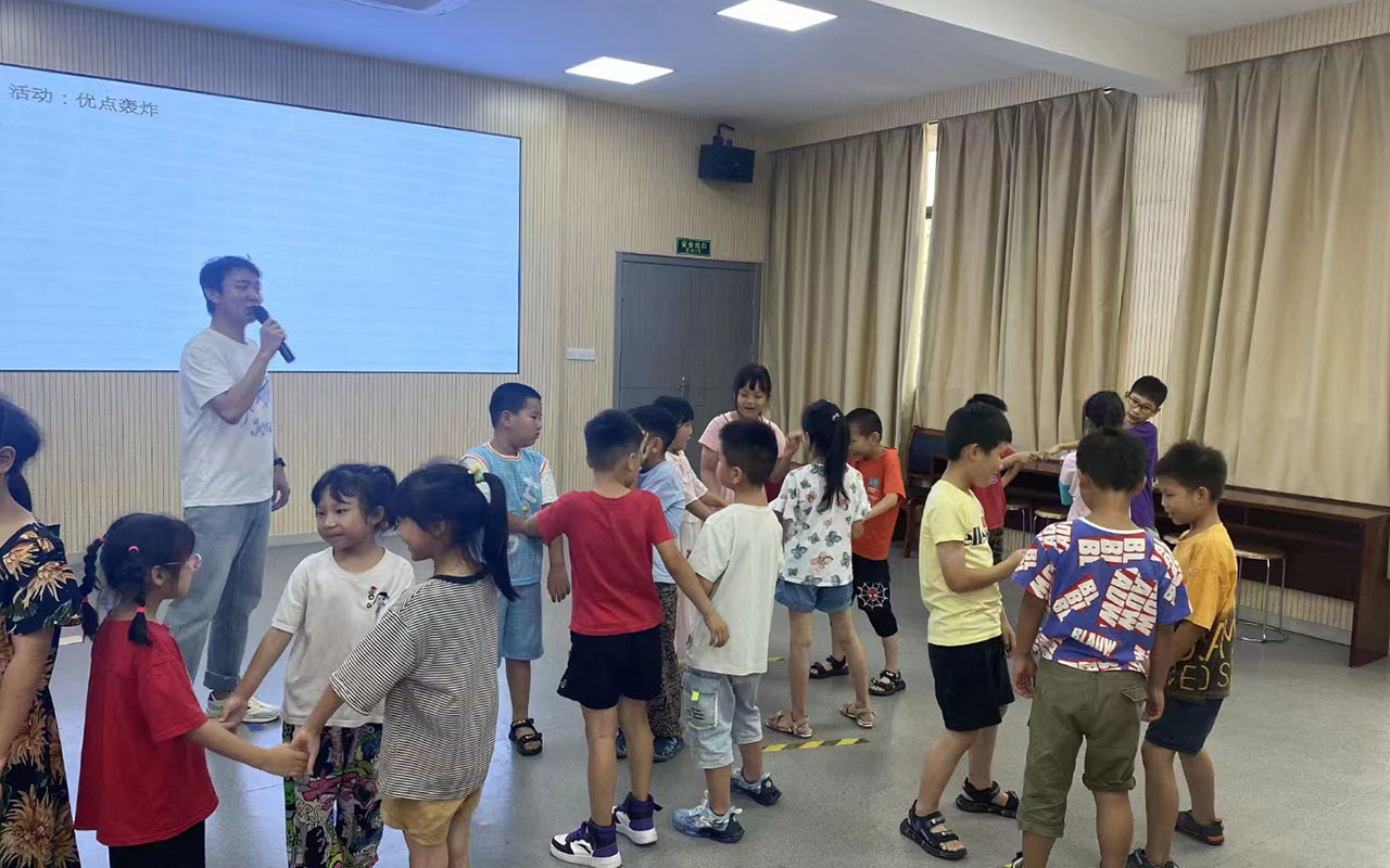 惠山龙观乡中心学校